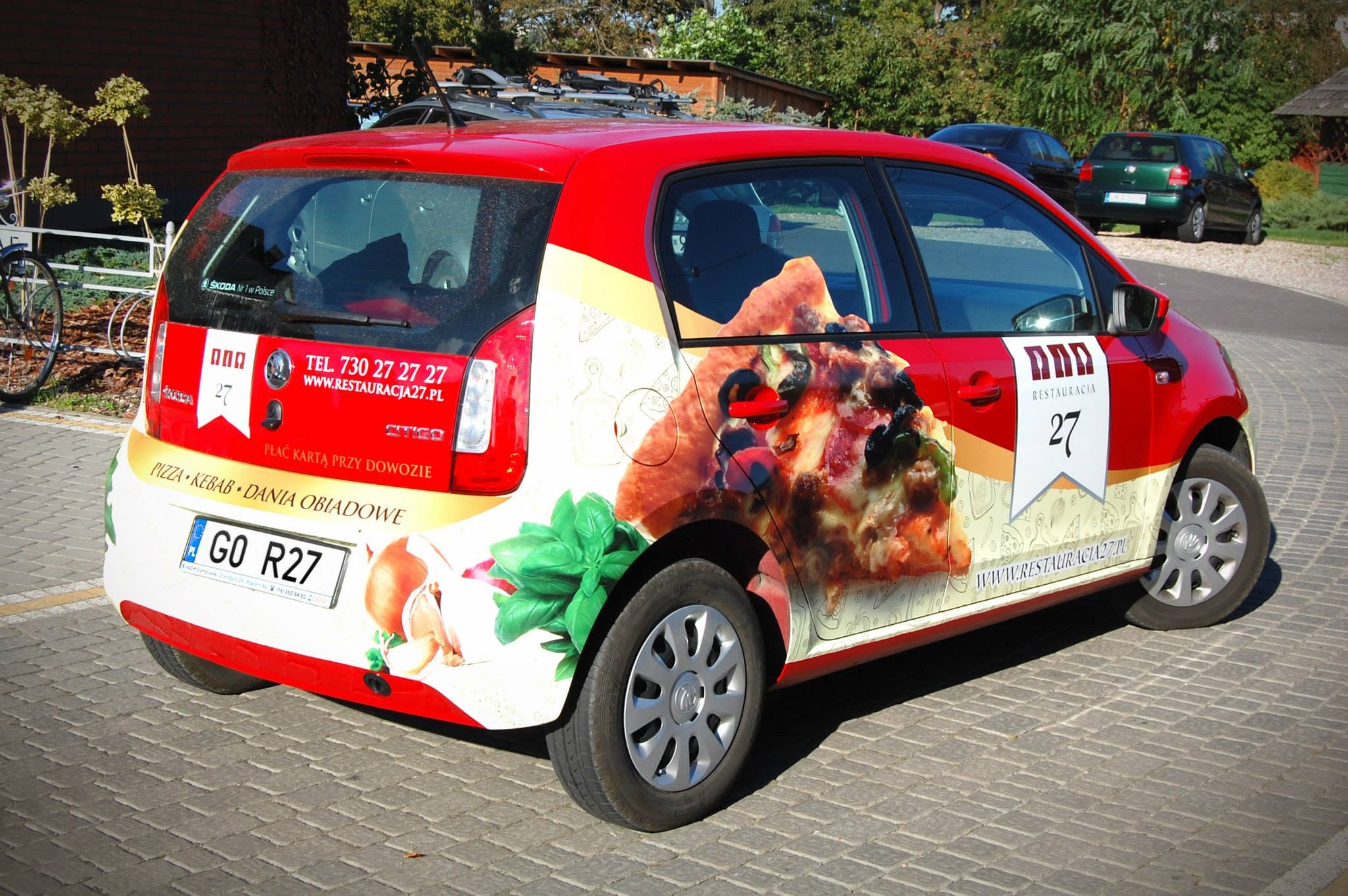 Oklejanie samochodów — realizacja R4Y