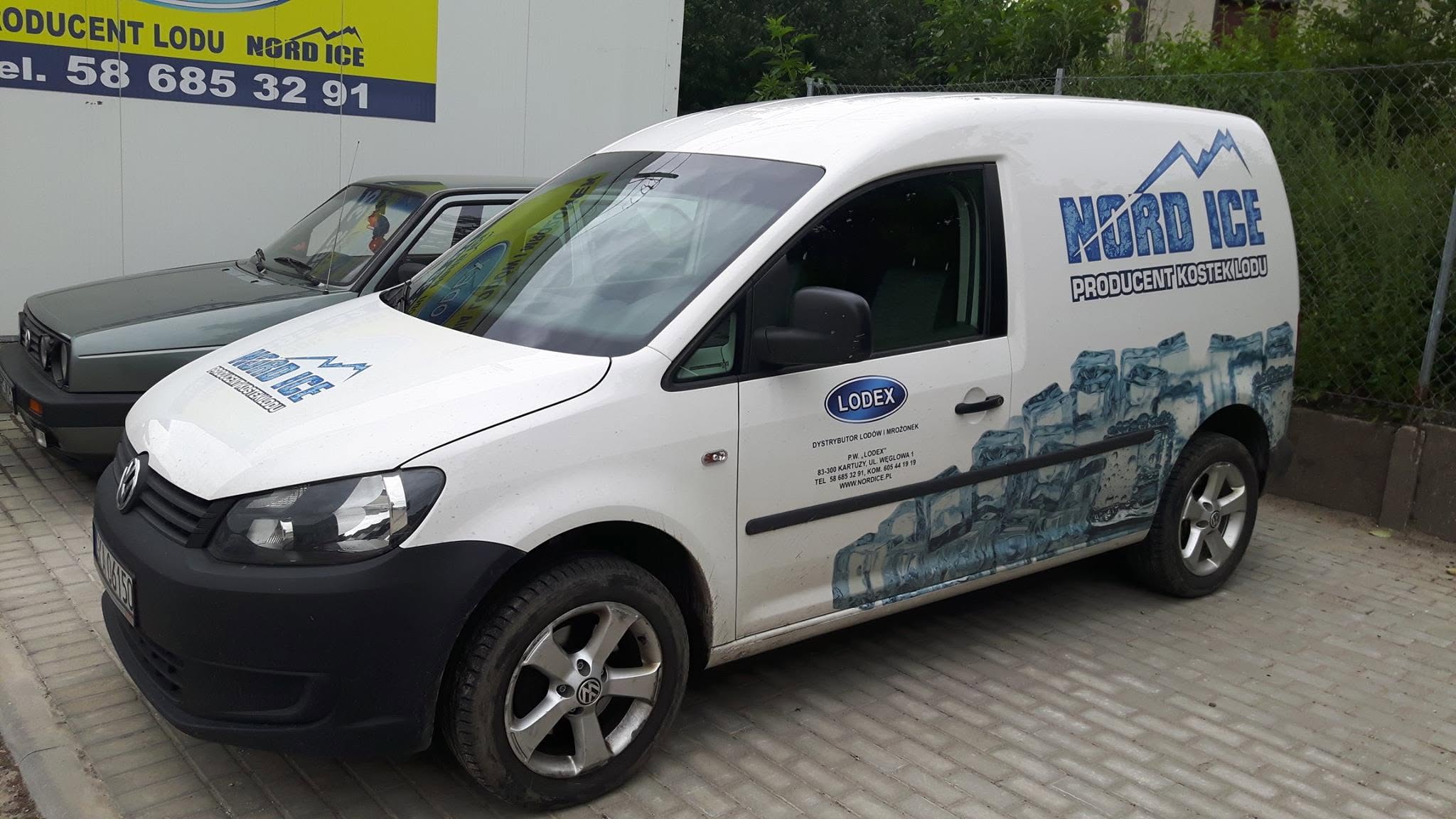 Oklejanie samochodów — realizacja R4Y