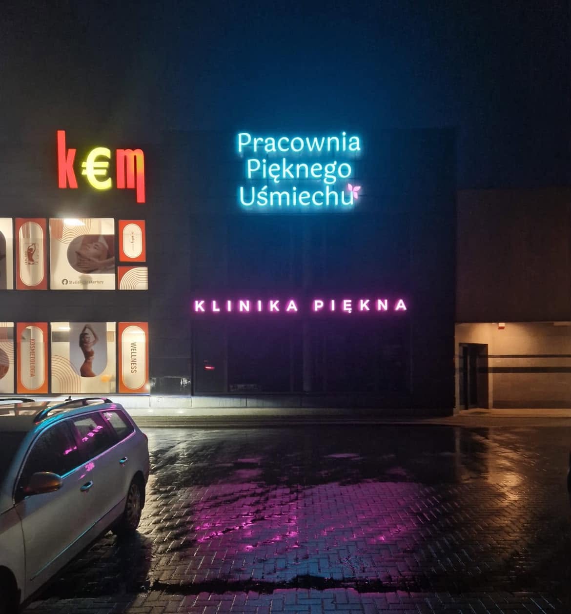 Neony LED Kliniki Piękna i Pracowni Pięknego Uśmiechu